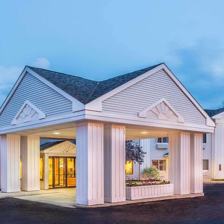 Days Inn By Wyndham Tiffin Екстер'єр фото