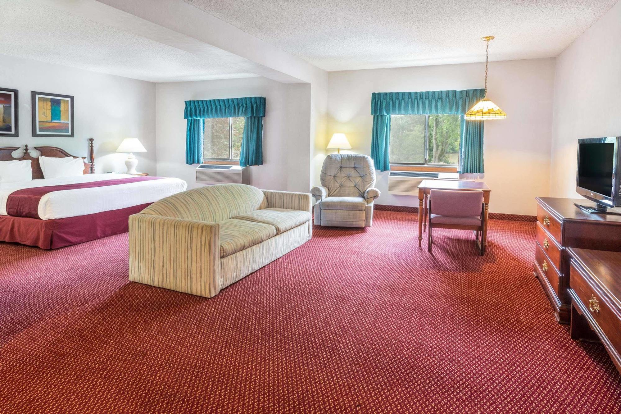 Days Inn By Wyndham Tiffin Екстер'єр фото